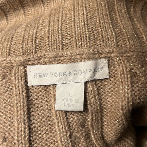 NY & Co, cable knit turtleneck sweater, large - Picture 7 of 9